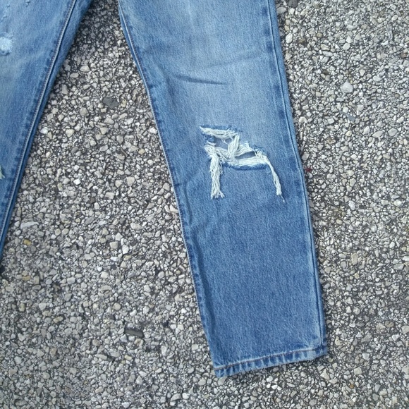 Levi's 501 Cropped Selvedge Jeans in Vintage Find - Picture 7 of 8